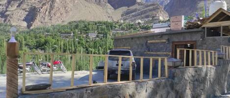 المنشأة من الخارج