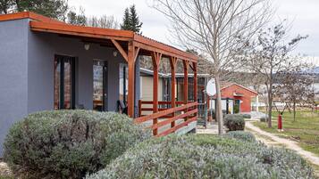 Mobile Home, 2 Bedrooms, Balcony, City View | Terrace/patio