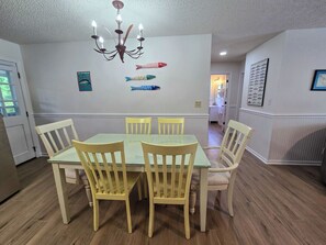 Dining - Welcome to Gone Fishin'! (St. George Island)