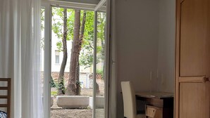 Room, 1 Bedroom, Garden View | 1 bedroom - Room-quiet Single Bedroom in the Centre (Zagreb)