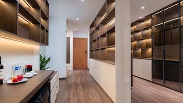 Grand Double Room | 1 bedroom, blackout drapes, soundproofing, iron/ironing board