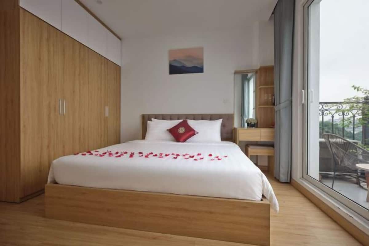 1 quarto, cortinas blackout, quartos à prova de som