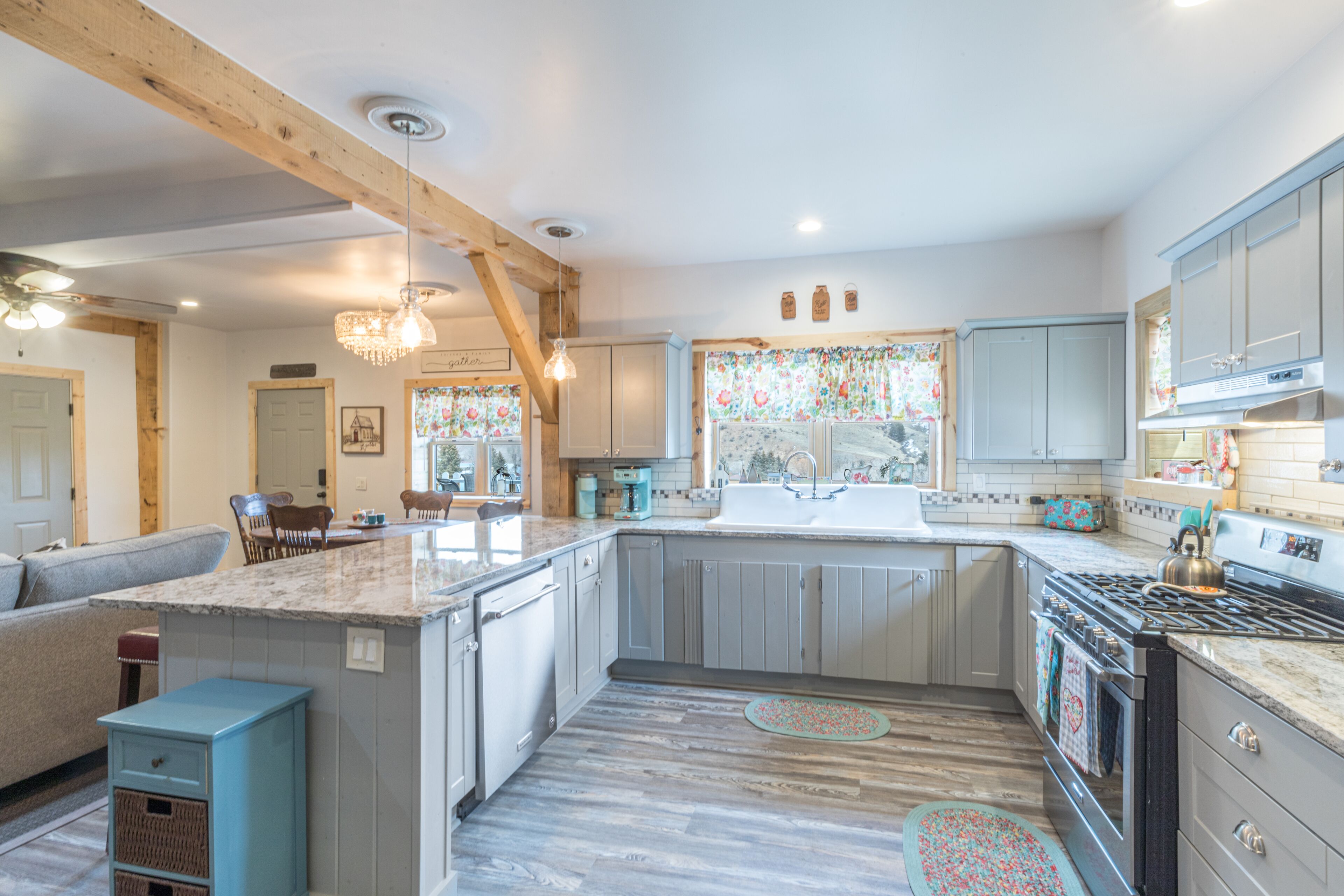 New Listing! Recently Remodled - Mountain Cottage - Walk to Downtown Creede