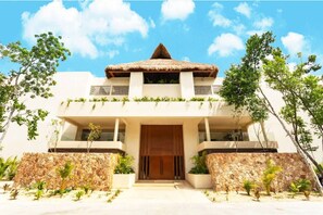 Property entrance - Lafi's House 2br Condo W top Lux Amenities For 7p (Tulum)
