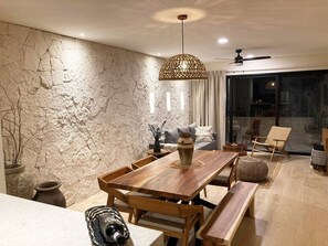 Apartamento, 2 habitaciones, balcón, vistas al jardín | Restauración
