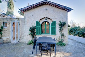 Outdoor dining - 120 m de la mer (Rayol)