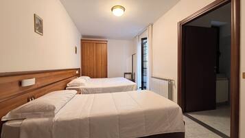 Panoramic Triple Room, Balcony, Lake View