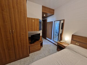 Double Room Single Use - Hotel Montegrino Lakeview (Montegrino Valtravaglia)