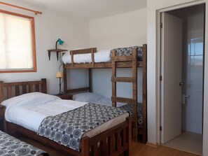Room - 1 Valparaluz Bb 4 People, Private Bathroom (Valparaiso)
