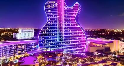 Luxury Miami Villa with Pool