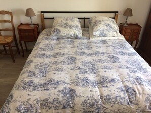 5 bedrooms, desk, travel cot, free WiFi - La Bombonière (Laviron)