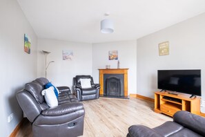 TV - Summer Cove 04 (Lahinch)