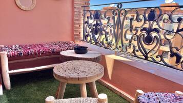 Apartment, 1 Bedroom, Smoking, Balcony | Property grounds