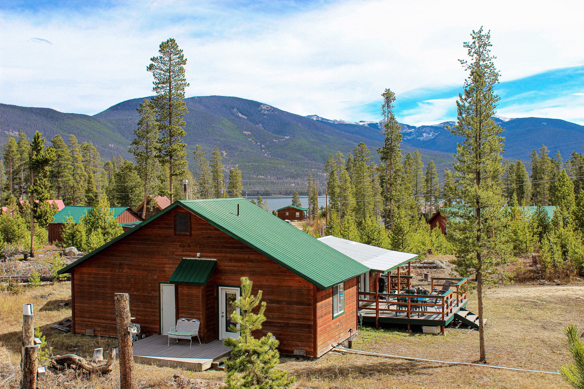 NEW Pet Friendly Cabin! Cozy and timeless w/ ample outdoor space and firepit!