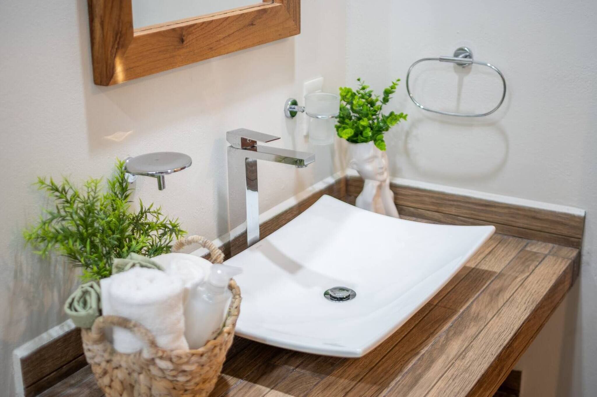 Amazing 1 Bedroom Apartment With Private Pool