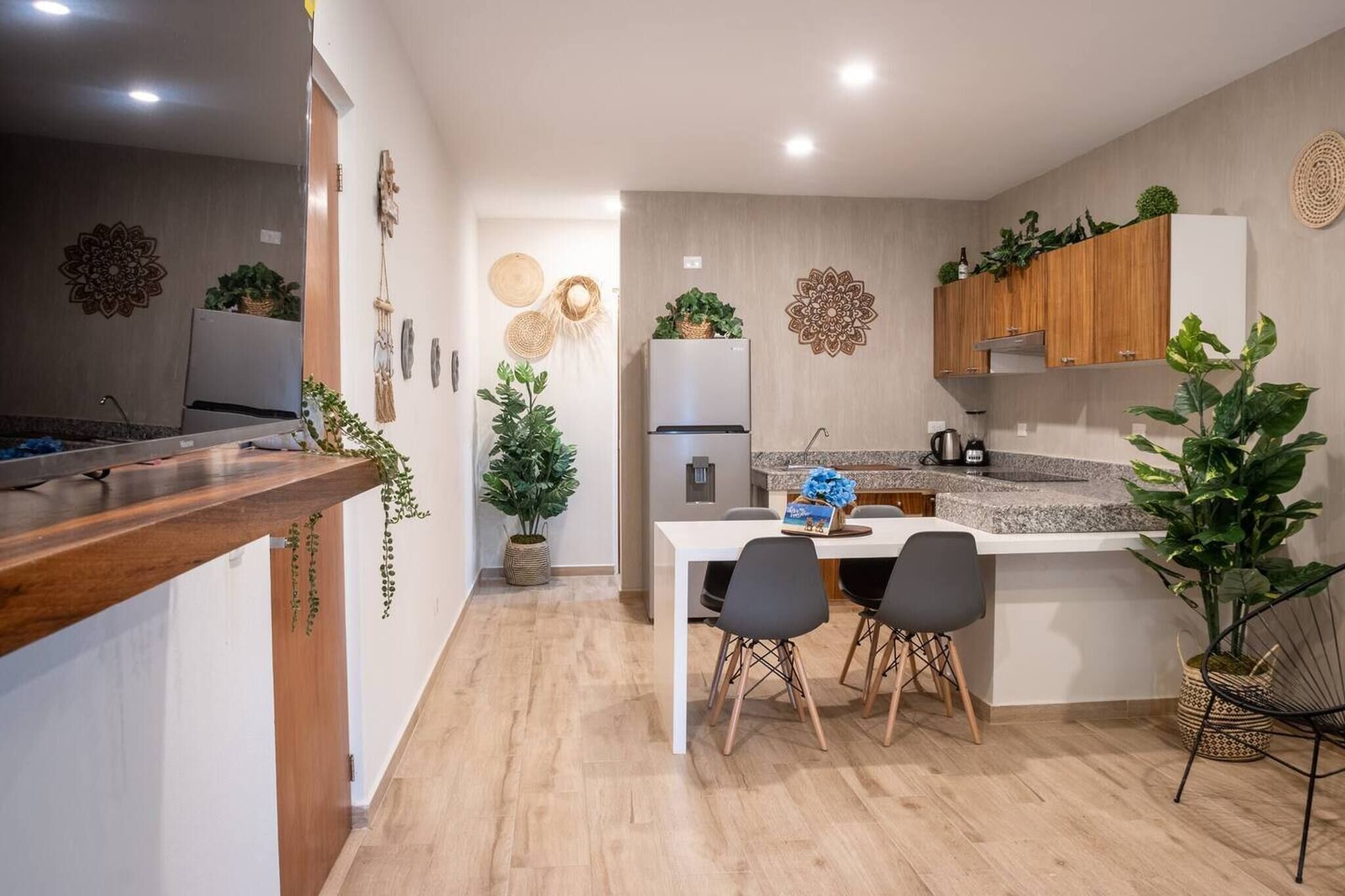 Amazing 1 Bedroom Apartment With Private Pool