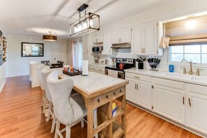 Frigorífic, forn, placa de cuina i rentaplats 