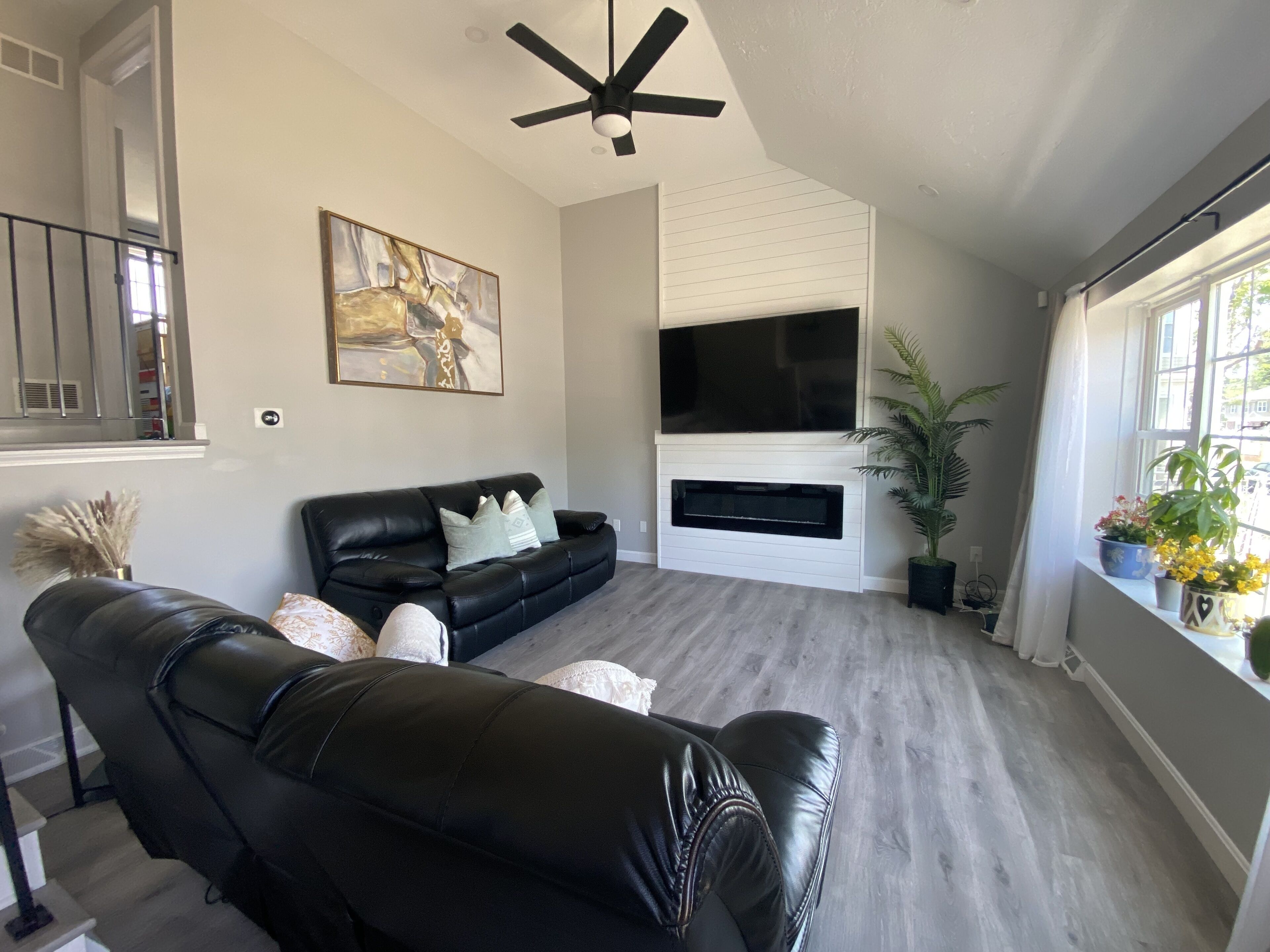 Unwind in our Cozy Brockton Oasis