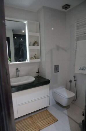 Shower, hair dryer, towels, soap - Ocean view Dar Bouaaza (Tamaris)