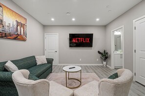 Basic House | Living area