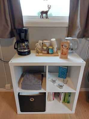 Basic Twin Room, 1 Bedroom | Coffee and/or coffee maker - Forest Family Home (Ytterhogdal)