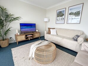 Smart TV, table tennis, books, video library