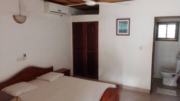 Classic Room | Bed sheets, wheelchair access