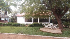 Exterior - Centre AYIFA Hôtel (Abomey-Calavi)