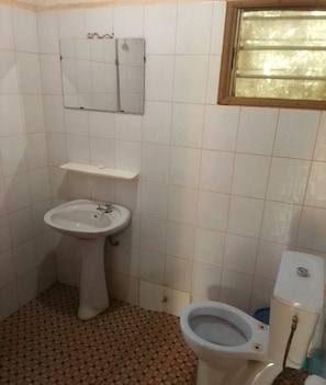 Bathroom - Centre AYIFA Hôtel (Abomey-Calavi)