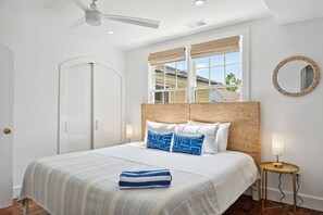 3 bedrooms, iron/ironing board, WiFi, bed sheets - Home With Private Pool 'The Blue Lagoon' (Charleston)