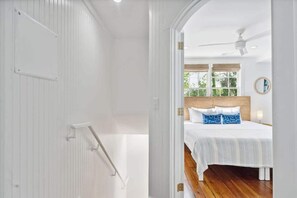 3 bedrooms, iron/ironing board, WiFi, bed sheets - Home With Private Pool 'The Blue Lagoon' (Charleston)