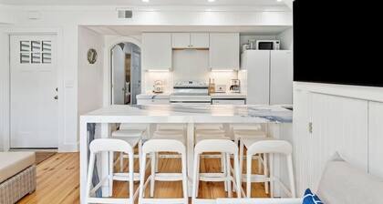 Home With Private Pool 'The Blue Lagoon'