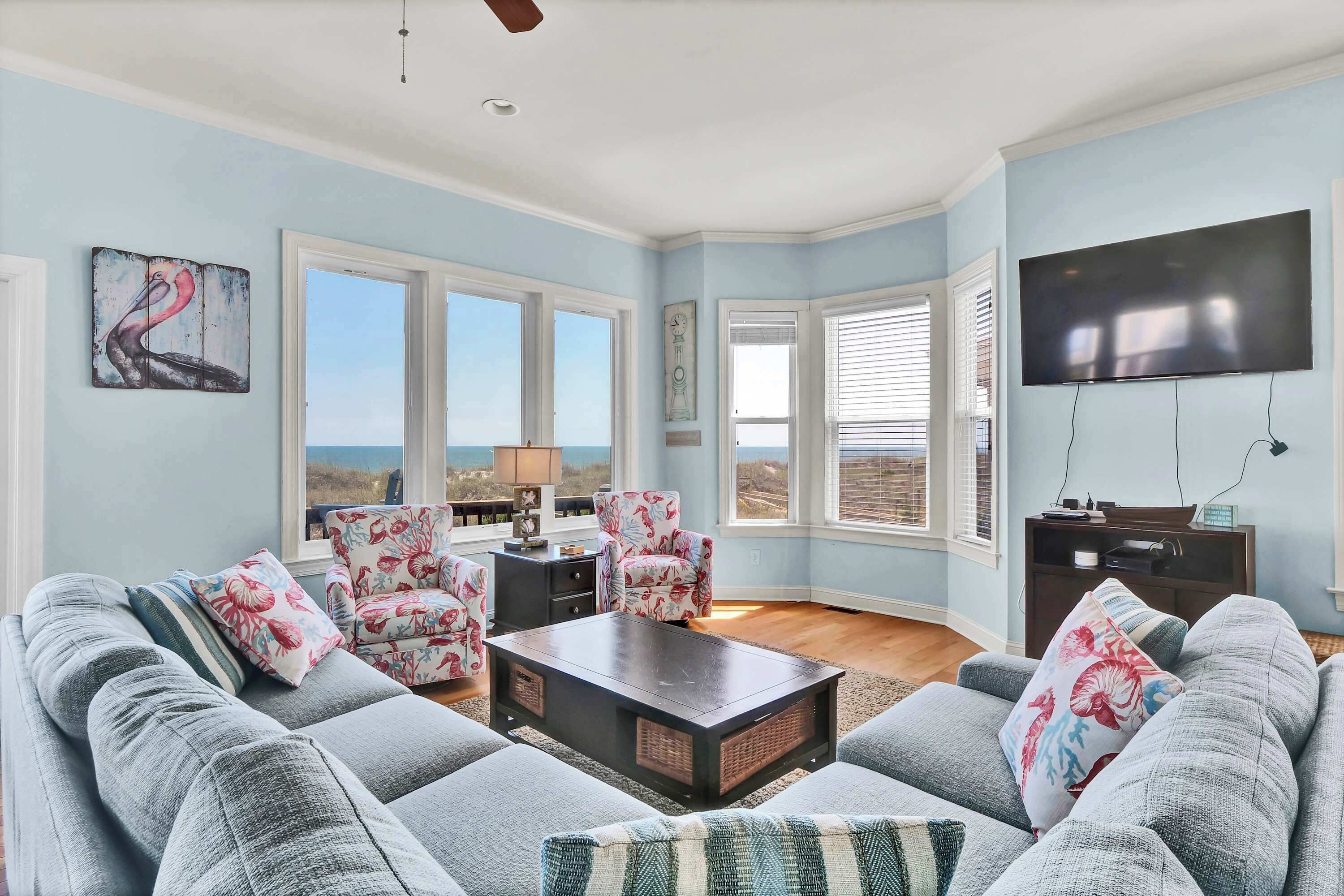 Televisión y oficina 