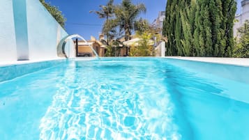Piscine extérieure, piscine chauffée