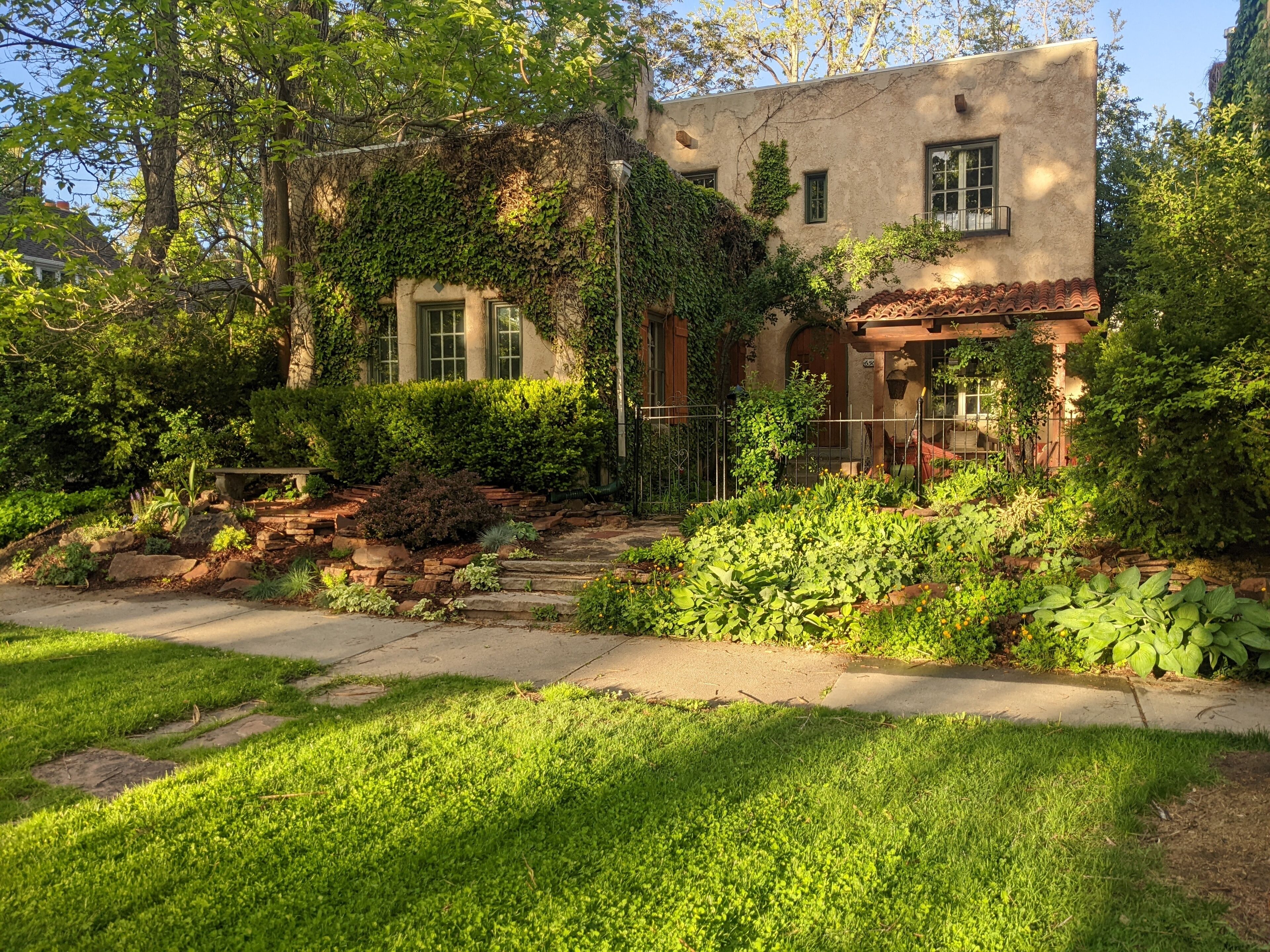 Cozy Adobe in the 7th Avenue Historic District