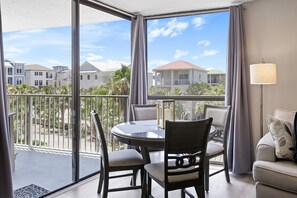 Interior - Mainsail 423 - Beachfront, Incredible Amenities, Pool, Beach Service Included! (Miramar Beach)