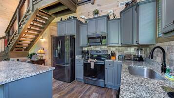 Cabin, Multiple Beds, Hot Tub | Private kitchen | Fridge, microwave, oven, stovetop