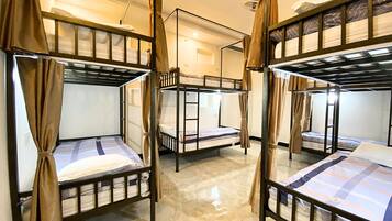 Minibar, wifi gratis y ropa de cama