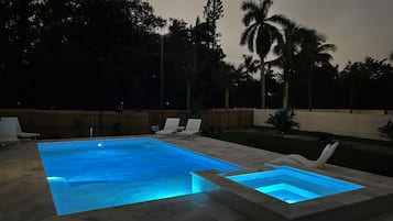 Piscine extérieure, piscine chauffée