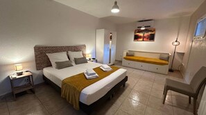 4 chambres, fer et planche à repasser, lit parapluie, Wi-Fi gratuit