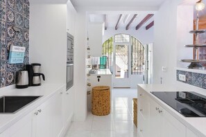 Réfrigérateur, micro-ondes, four, lave-vaisselle