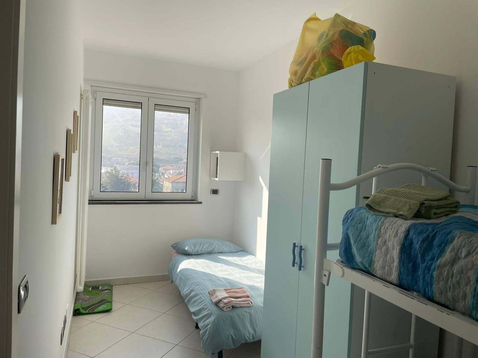 APARTMENT ON THE SEA