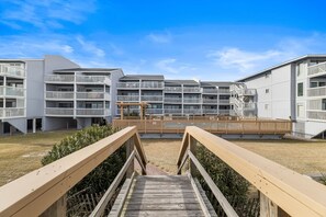 Property grounds - Blue Latitude - Oceanfront Condo (Carolina Beach)