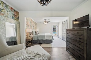 3 chambres, fer et planche à repasser, accès Internet, draps fournis