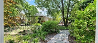 Relaxed Garden - 4 miles to Beach!