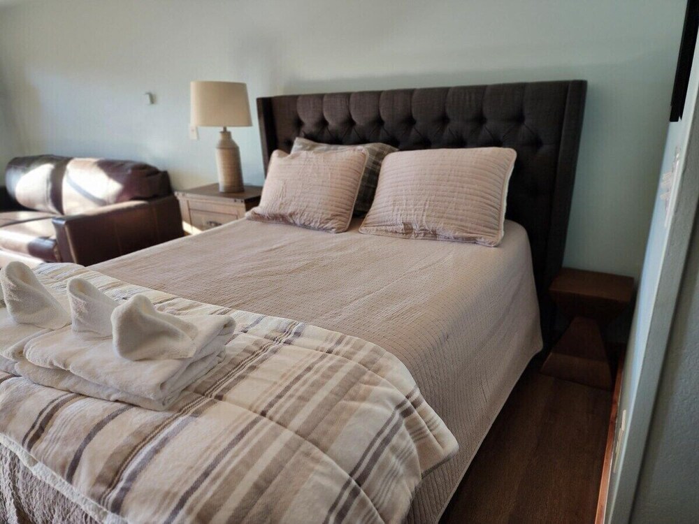 Boutique Ski & Stay Rimfire Walk to Slope Snowshoe Vrbo