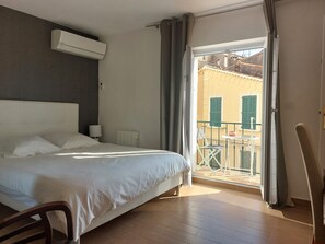 2 chambres, fer et planche à repasser, Wi-Fi gratuit, draps fournis