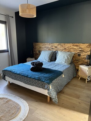 1 chambre, fer et planche à repasser, Wi-Fi, draps fournis