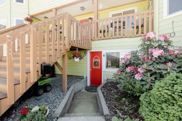 Studio Exclusive, 1 giường cỡ queen và sofa giường, quang cảnh núi, tầng trệt | Bộ đồ giường cao cấp, trang trí khác biệt 