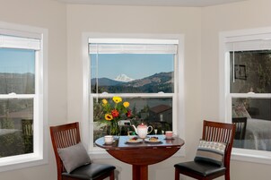 Premium bedding, individually decorated, individually furnished, desk